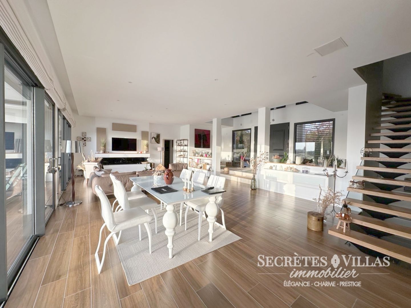 Photo BOULIAC VILLA D'ARCHITECTE HAUT DE GAMME 239M2 AVEC VUE EXCE image 4/6