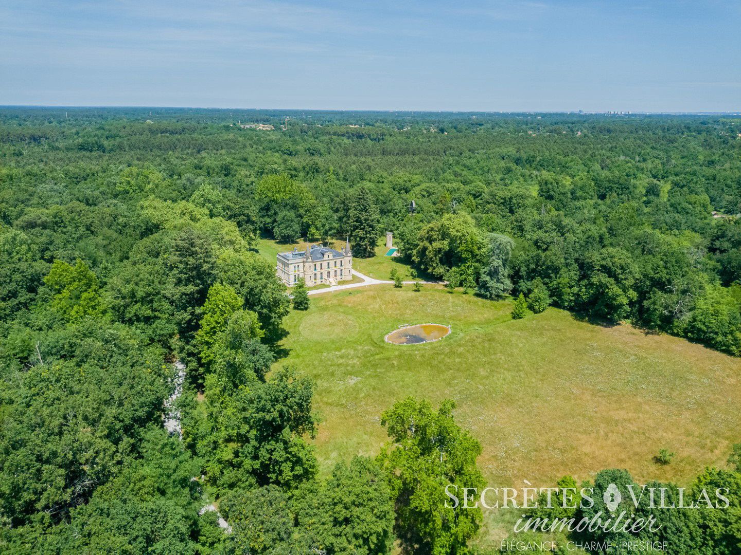 Photo BORDEAUX CHATEAU ET DEPENDANCES RENOVES 1310M2  PARC 5,44HA image 4/6