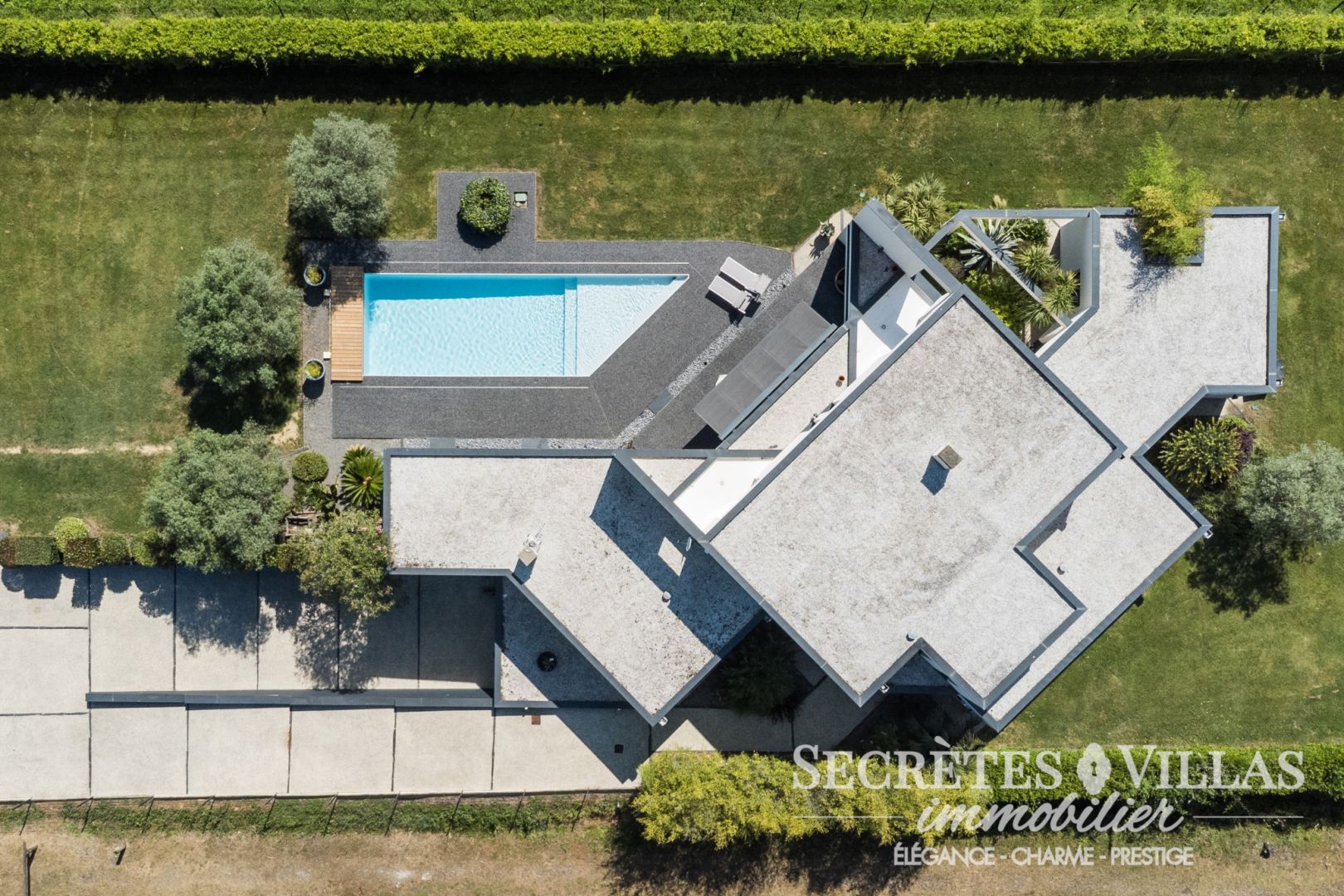 BOULIAC VILLA CONTEMPORAINE 287M2 AVEC VUE ET S/SOL 150M2