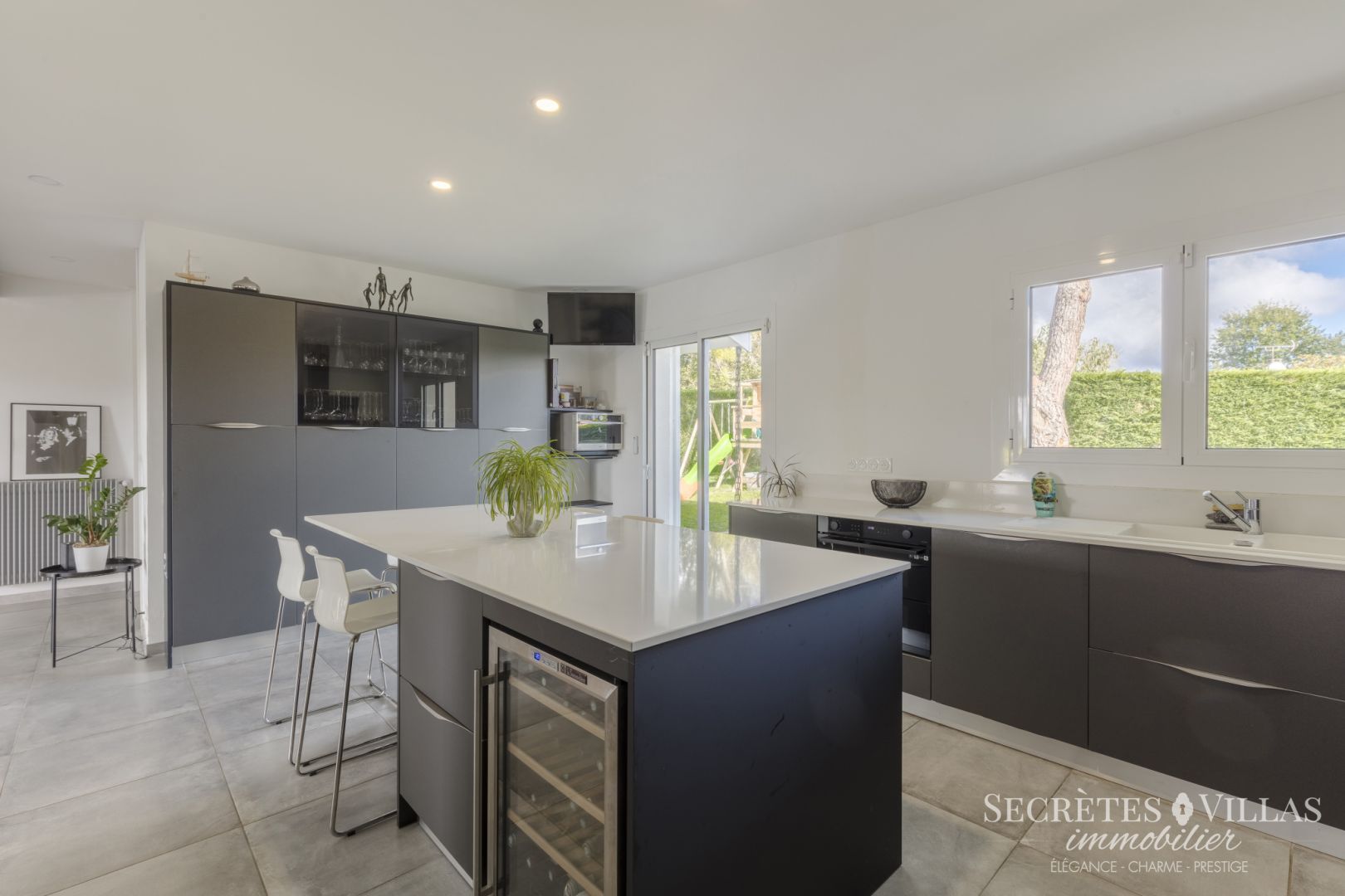 Photo BOULIAC  VILLA FAMILIALE 197M2 VUE DEGAGEE AVEC APPARTEMENT image 4/6