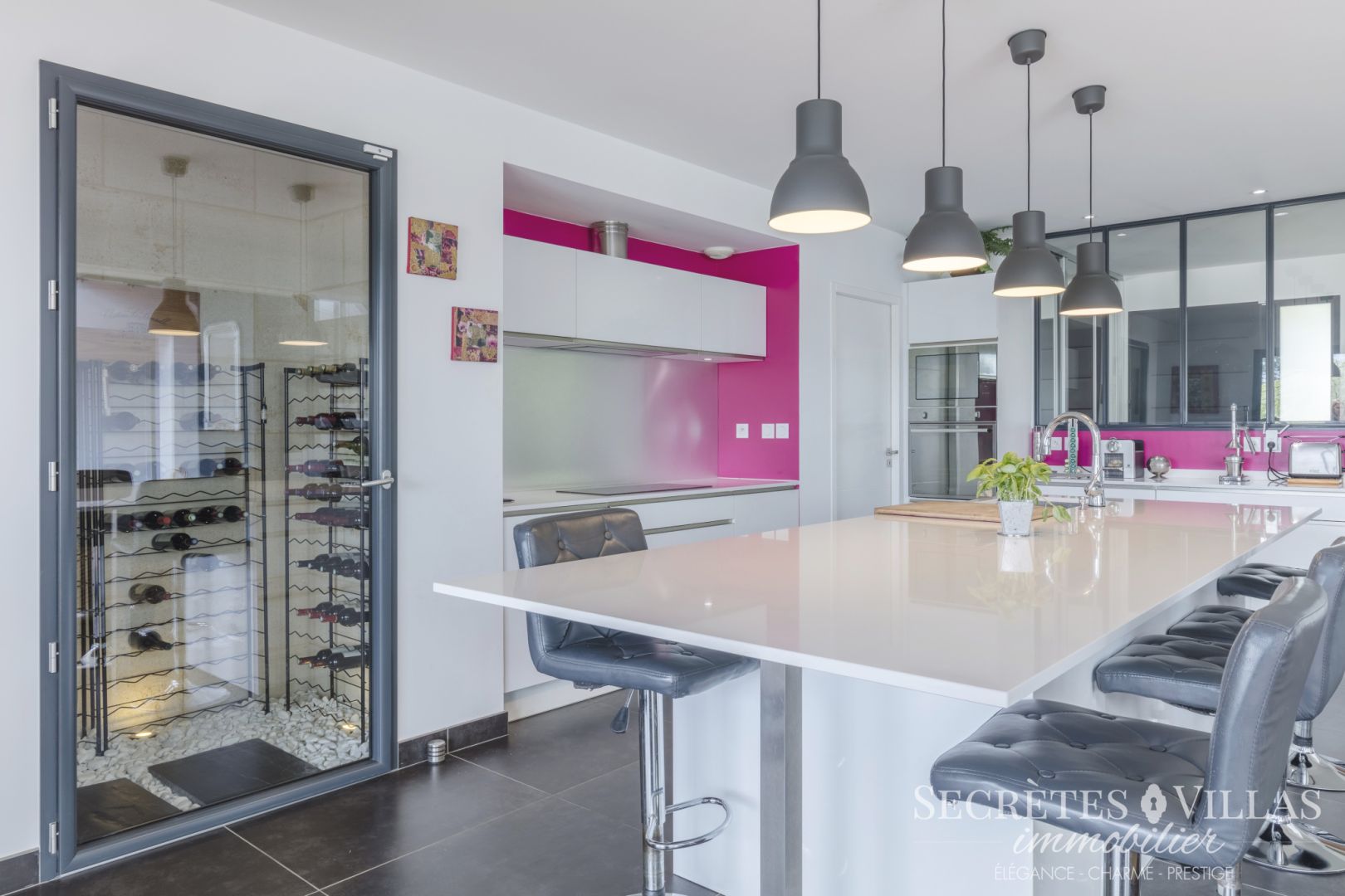 Photo BOULIAC MAGNIFIQUE VILLA  CONTEMPORAINE 217M2 TERRAIN 2575M2 image 5/6