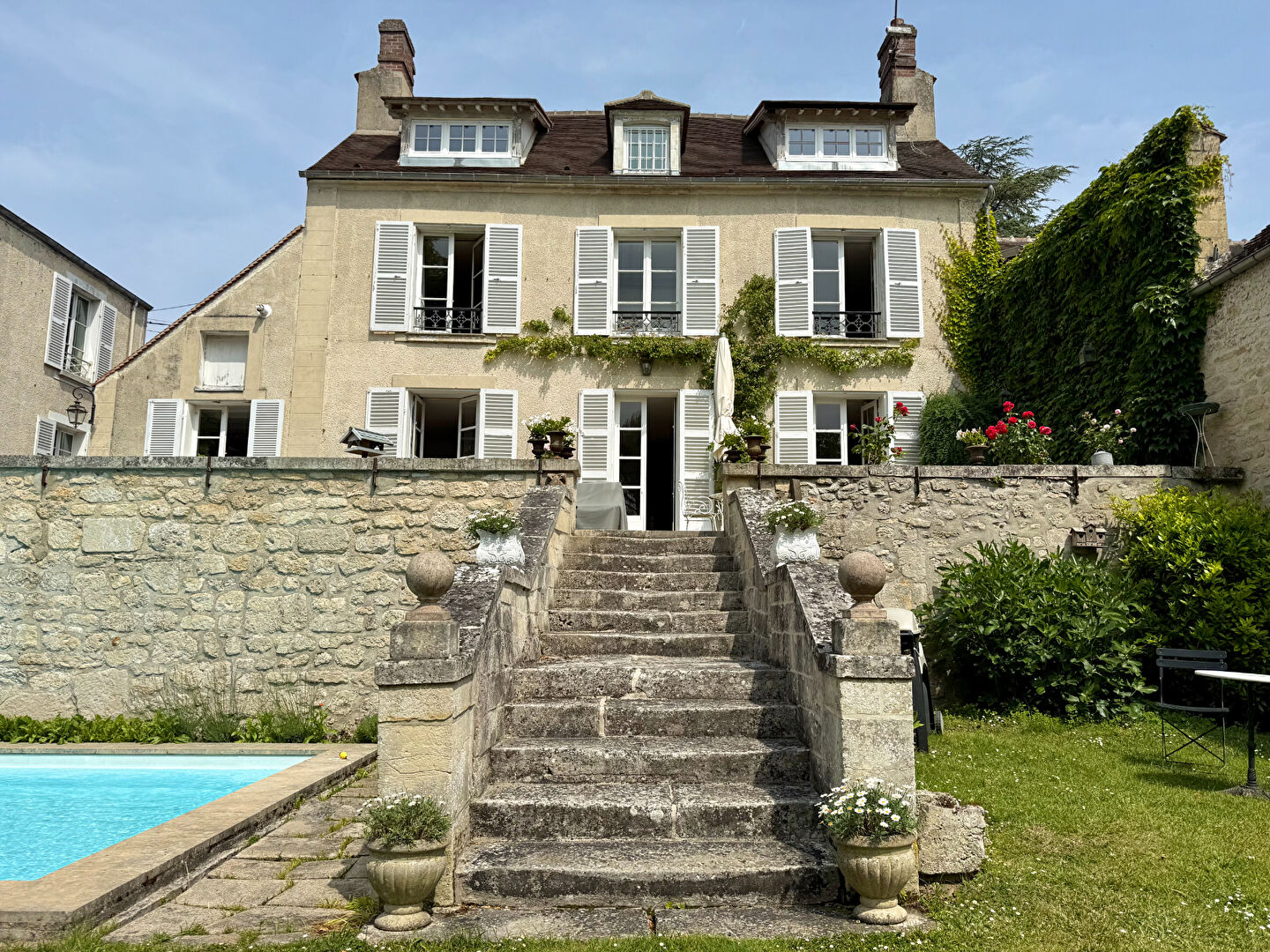 Photo Belle maison de maître à Vineuil-Saint-Firmin image 1/6