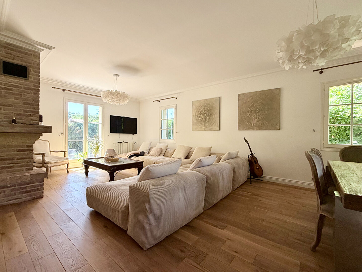 Maison familiale rénovée avec goût à Coye-la-Forêt