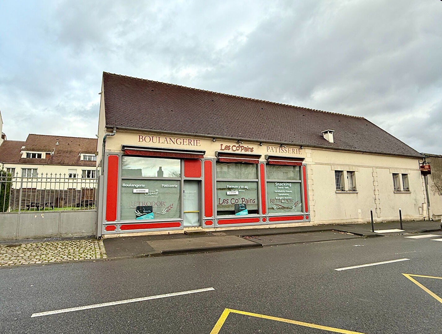 Fonds de commerce de boulangerie avec terrasse et parking à Senlis