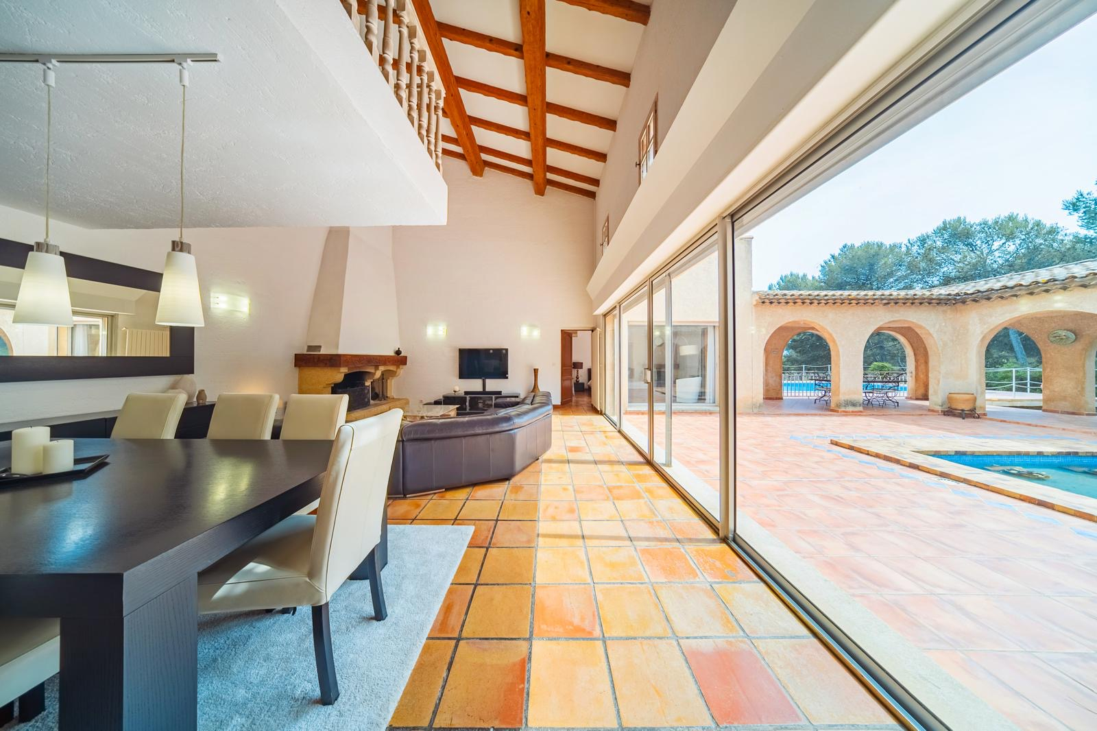 Photo Les Pennes Mirabeau (13170) Maison d'Architecte de 200 m²  sur 5 000 m² de terrain - secteur Barnouins image 3/6