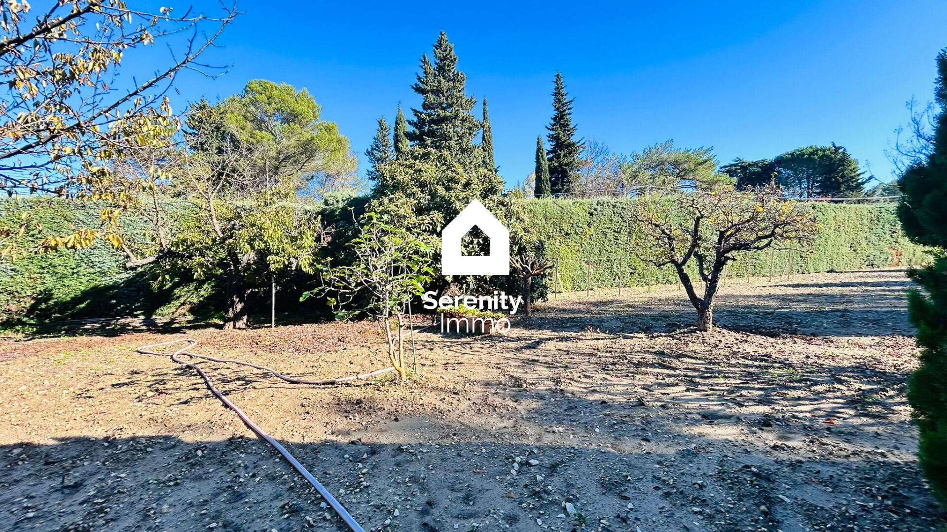 Photo Bouc Bel Air (13320) Terrain de 550m² plat et arboré libre constructeur image 2/4