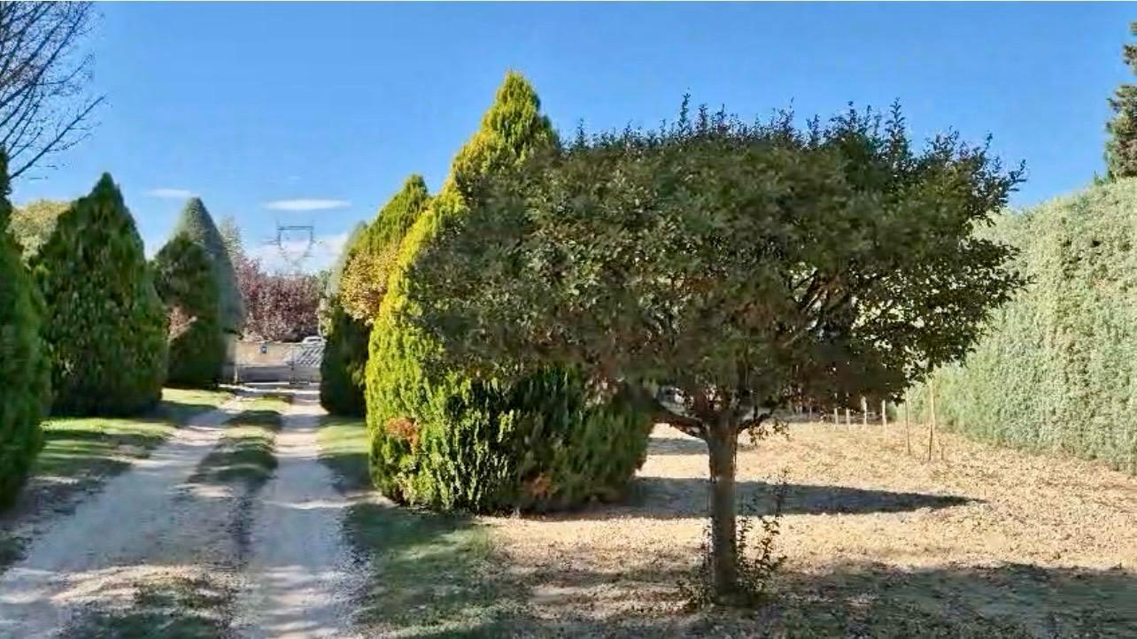 Photo Bouc Bel Air (13320) Terrain de 550m² plat et arboré libre constructeur image 3/4