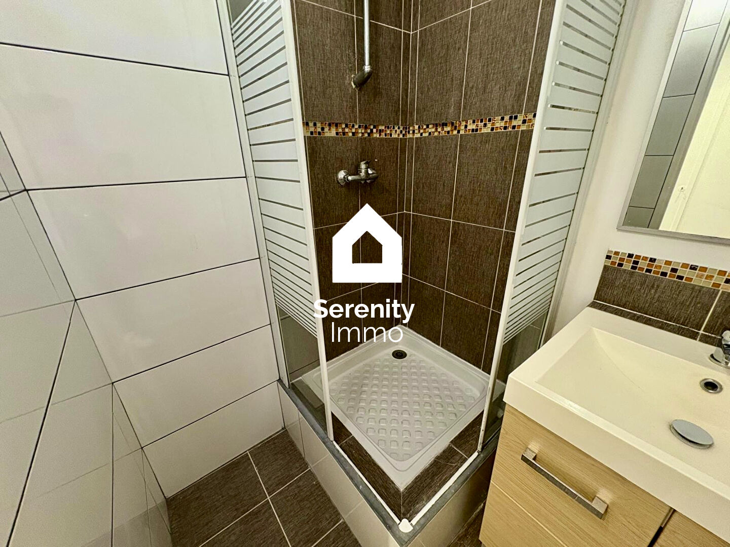 Photo Beau T3 lumineux avec cuisine aménagée ? 3e étage ? Marseille 15e image 3/4