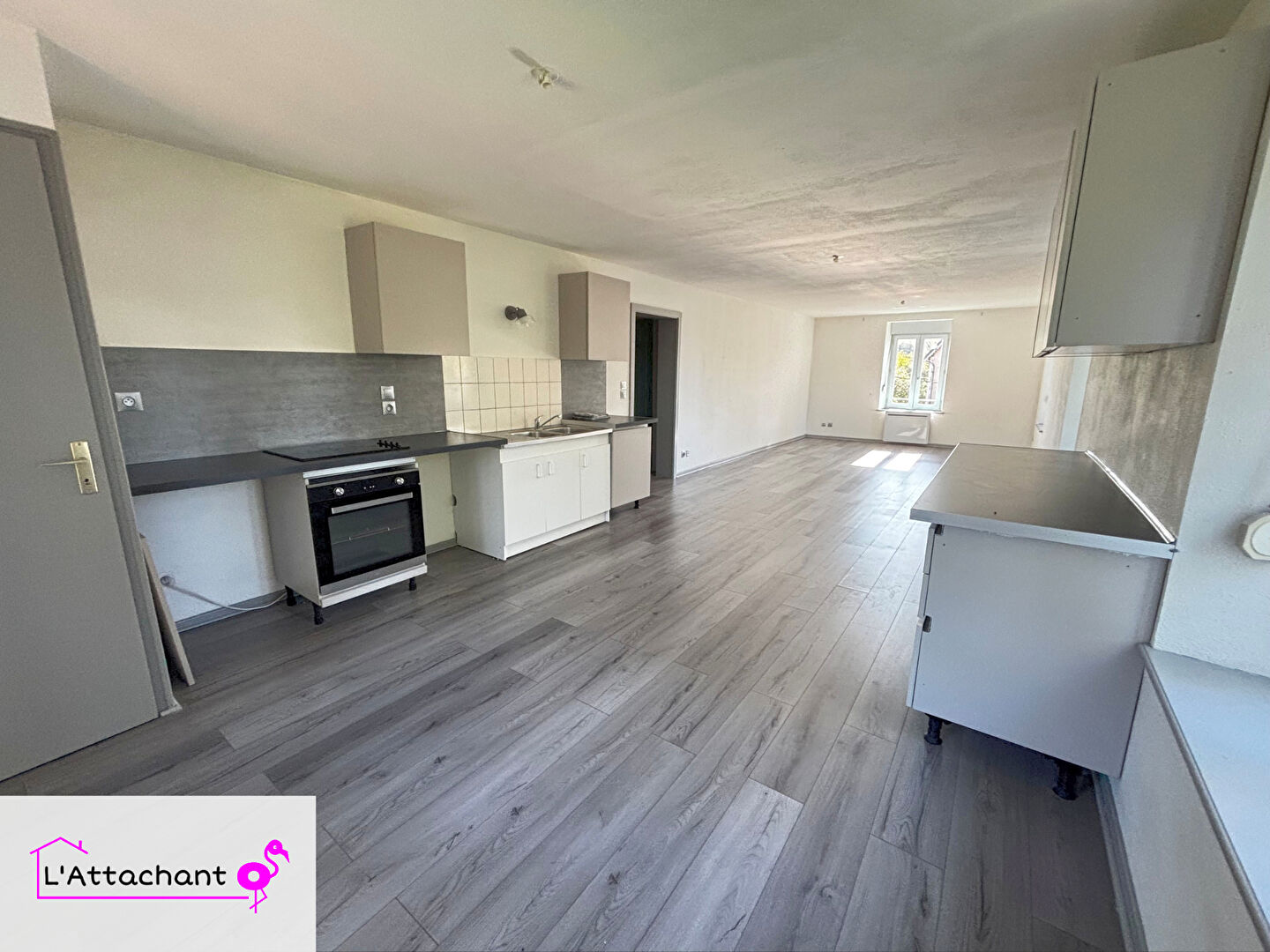 Photo L'Attachant image 2/6