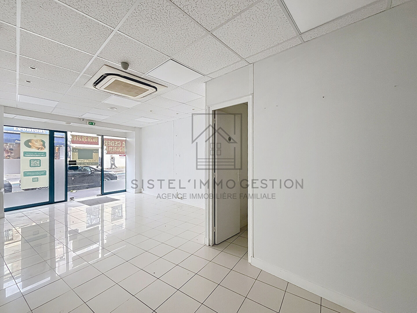 Photo Les Lilas - Murs de boutique - Libre image 2/6