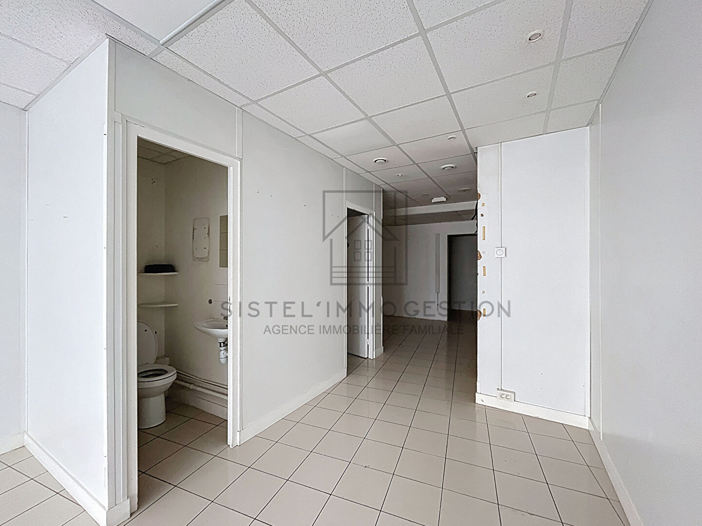 Photo Les Lilas - Murs de boutique - Libre image 4/6