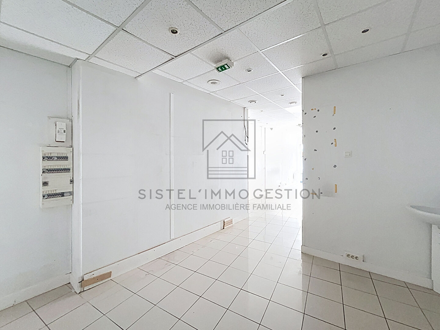 Photo Les Lilas - Murs de boutique - Libre image 5/6