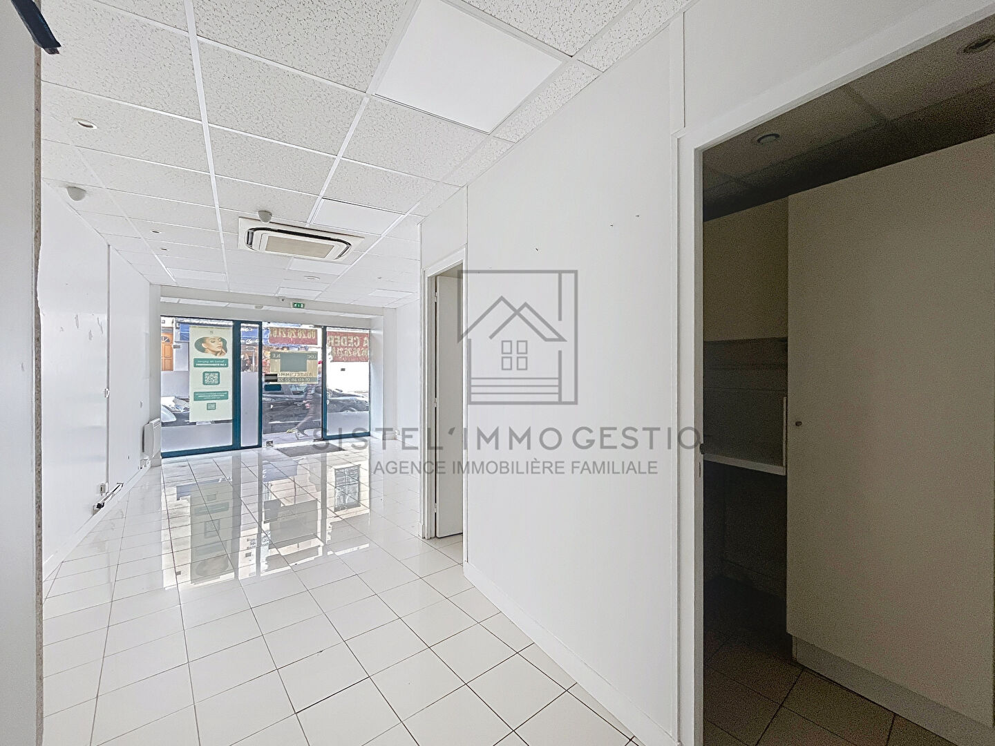 Photo Les Lilas - Murs de boutique - Libre image 6/6