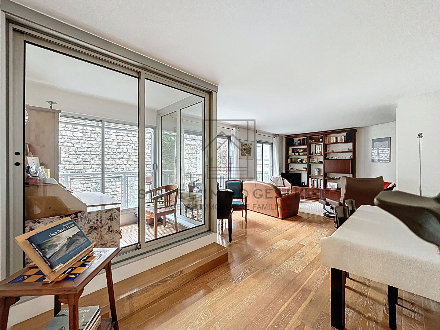 Photo Paris 17 - Appartement  2  pièces avec loggia Rue Descombes image 2/6