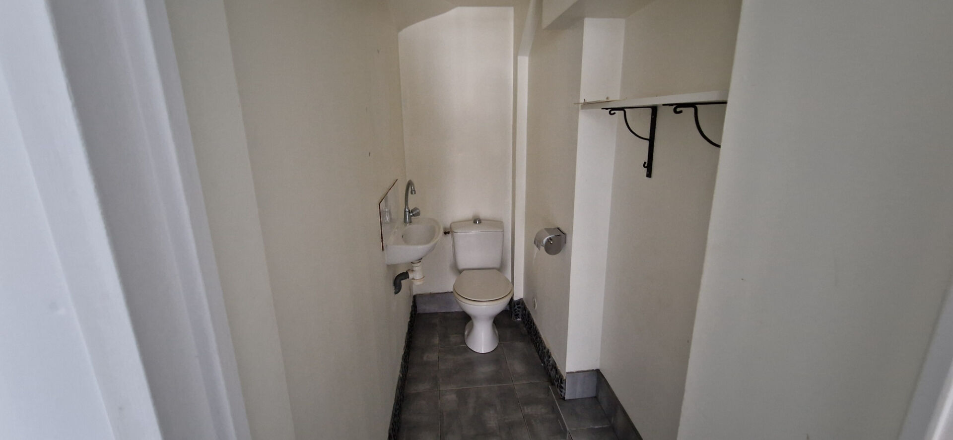 Photo Local commercial Trets 27.42 m2 image 5/5