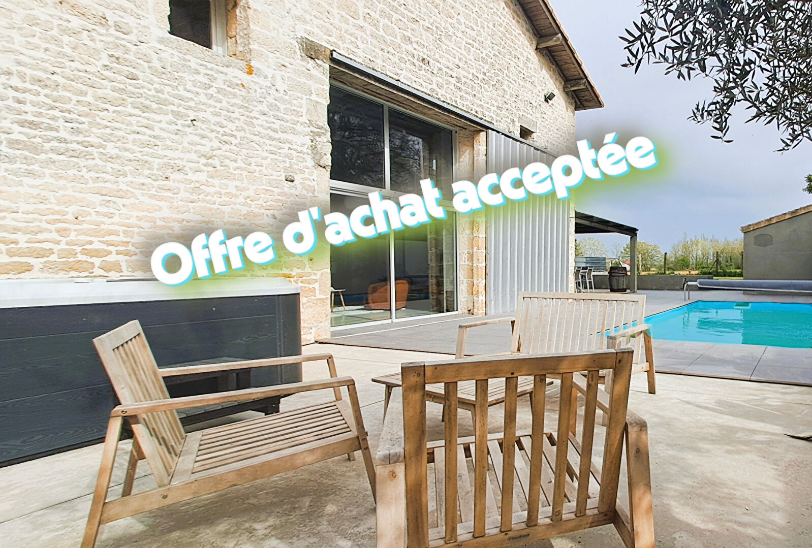 Ancienne grange transformée en loft  8 pièces 246 m2 79410 ECHIRE