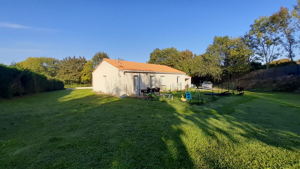 Pavillon de plain pied 3 chambres 79410 ECHIRE