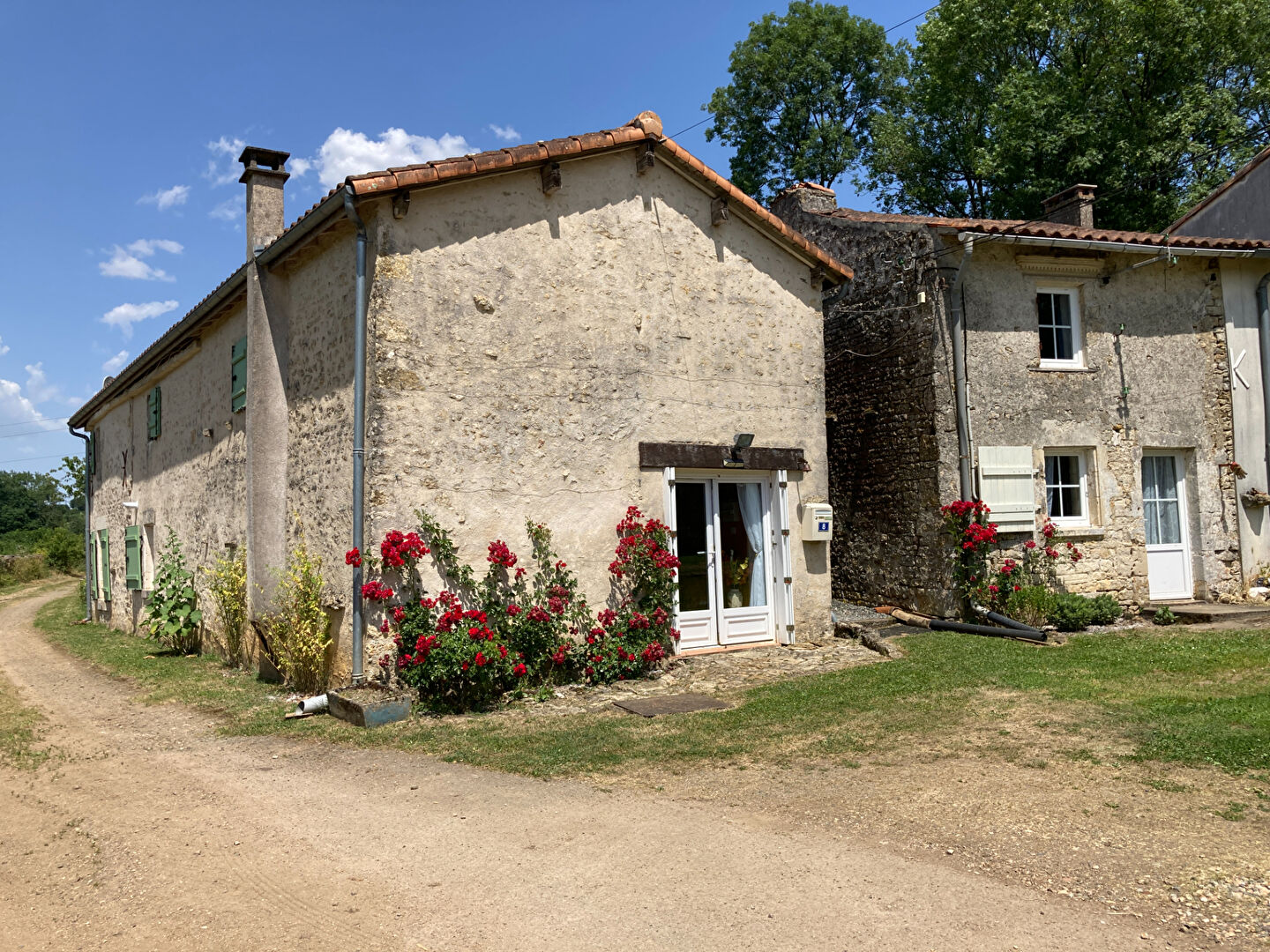 Maison 3 chambres (rénovée) + maison à rénover