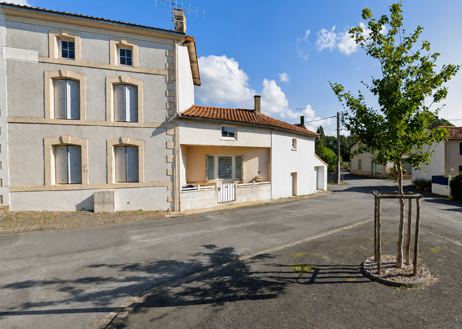Maison de bourg  2 chambres 79160 Saint Laurs