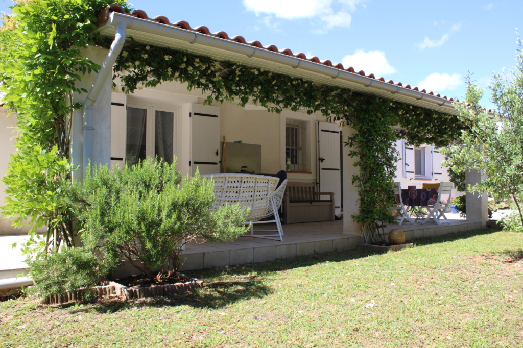 Photo GAREOULT : VILLA T5 composée de 4 chambres avec Piscine et garage. image 3/6