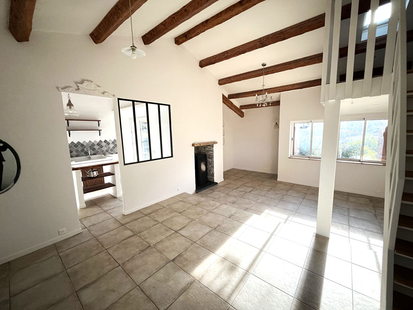 Photo Rocbaron Maison 4 pièces 89 m2 sur un terrain de 1118 m² au calme avec vue dégagée image 3/6