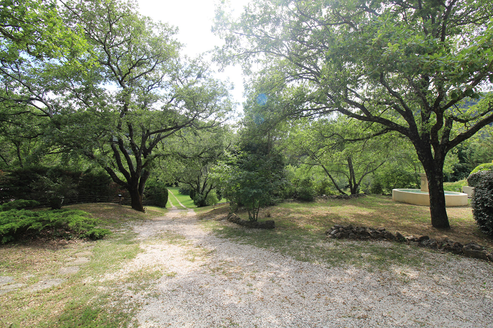 Photo Maison La Roquebrussanne 6 pièce(s) 175 m2 image 6/6