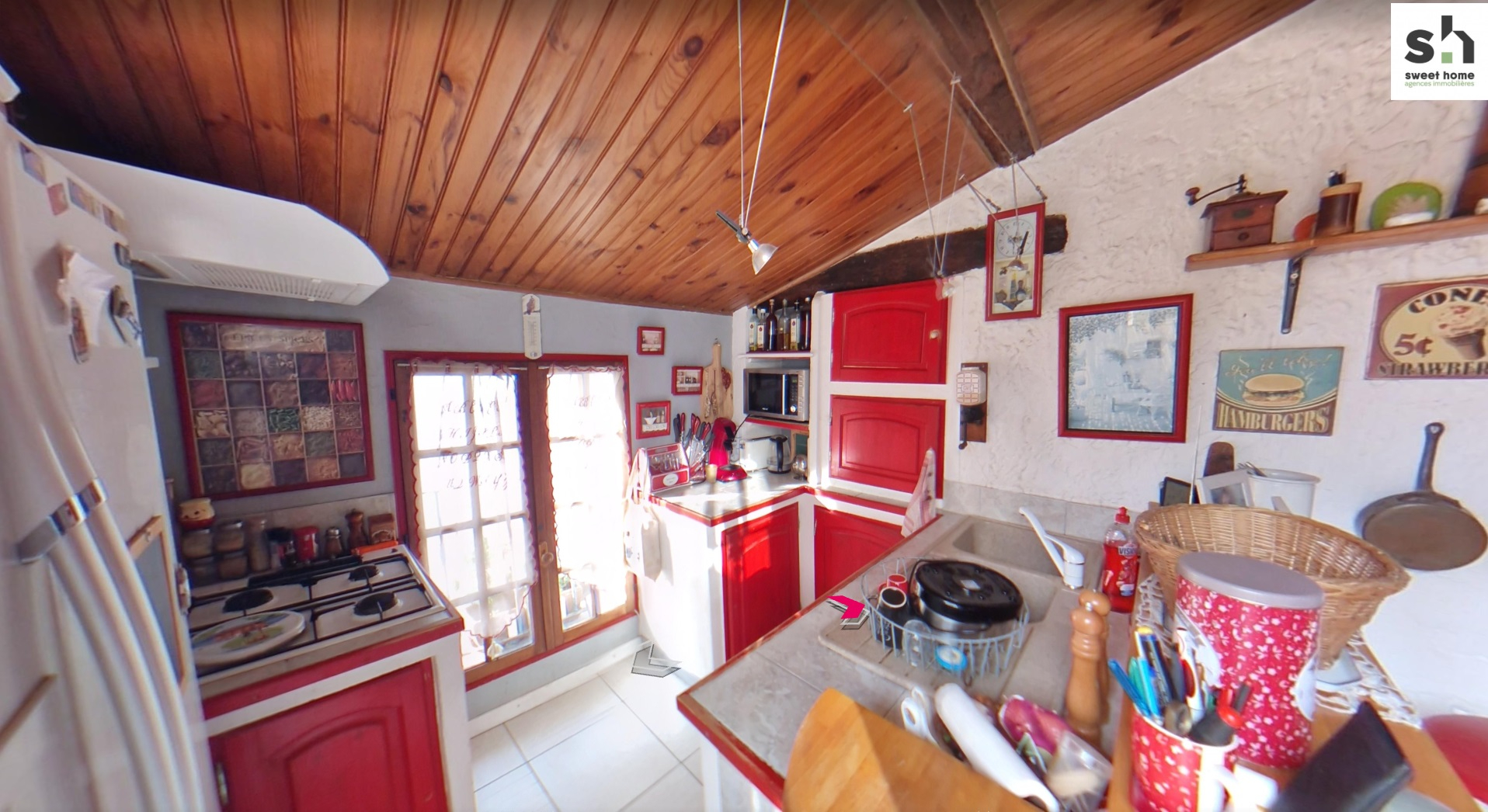 Photo BRIGNOLES : Maison de ville d'environ 200 m² habitables avec un jardin, garage indépendant et terrasse tropézienne. image 5/6