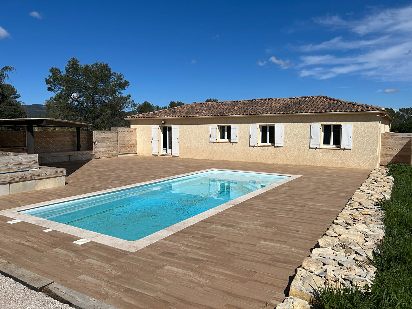 Photo ROCBARON : Maison 5 pièces 115.35 m2 habitables de plain pied édifiée sur 2300m² de terrain image 3/6