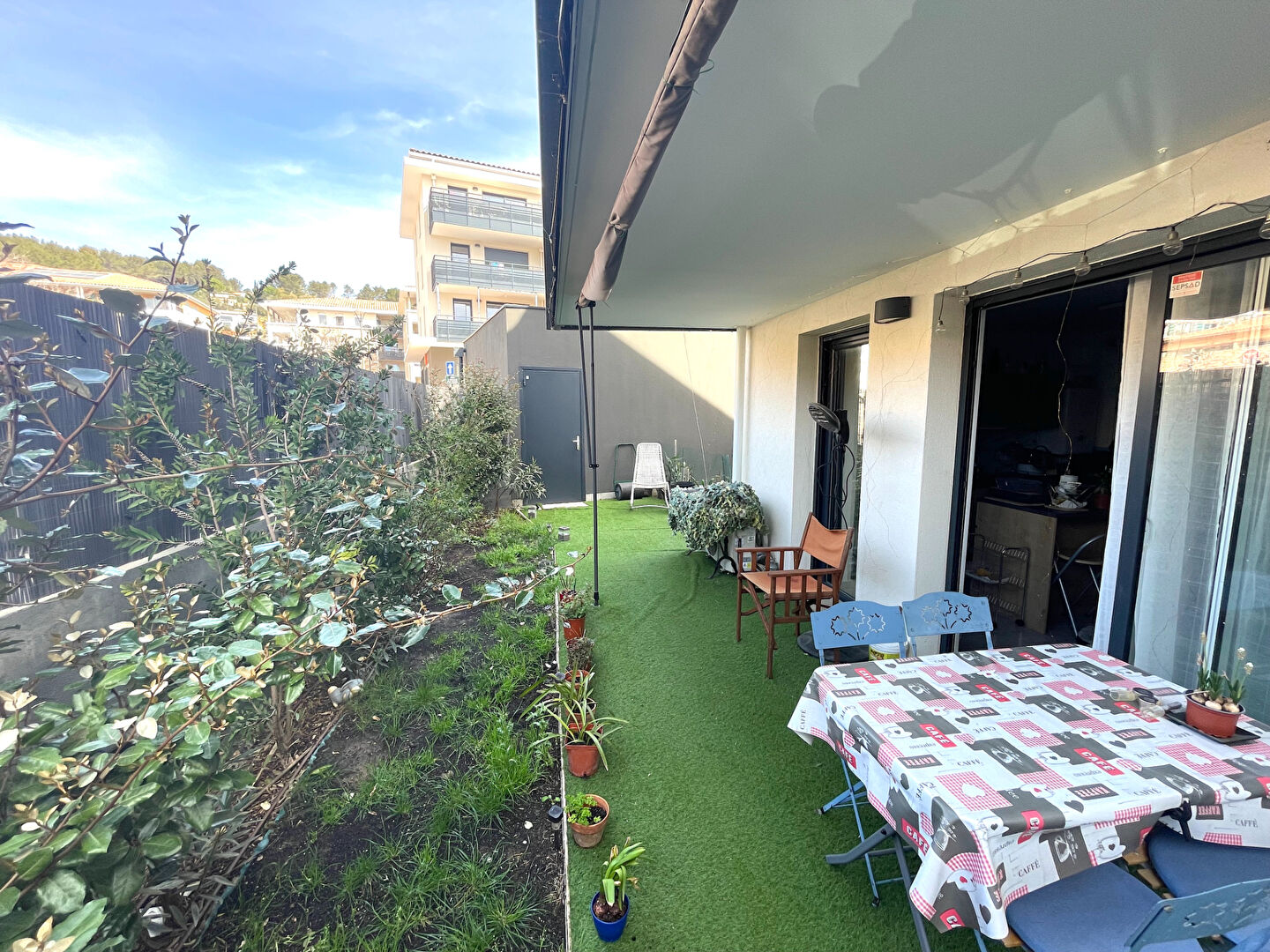 Cuers Appartement 4 pièces 85 m² avec garage et jardinet dans une résidence  au calme