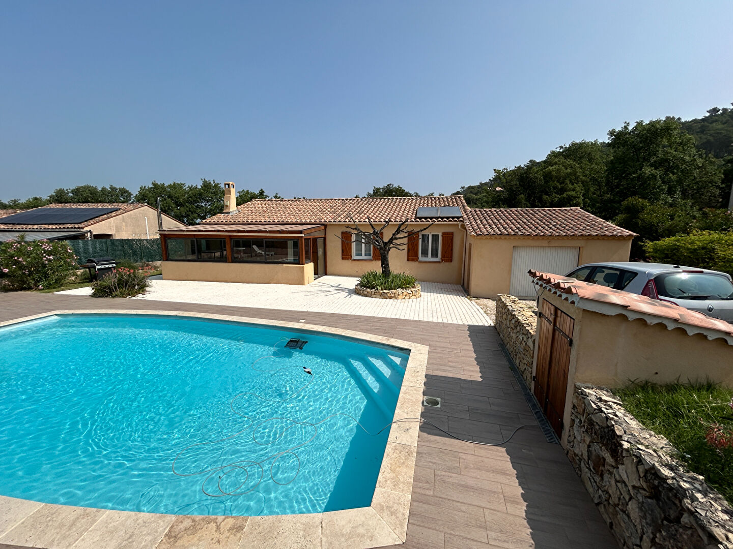 Photo ROCBARON : Maison 6 pièces120 m² + garage et piscine sur 1200m² de terrain image 2/6