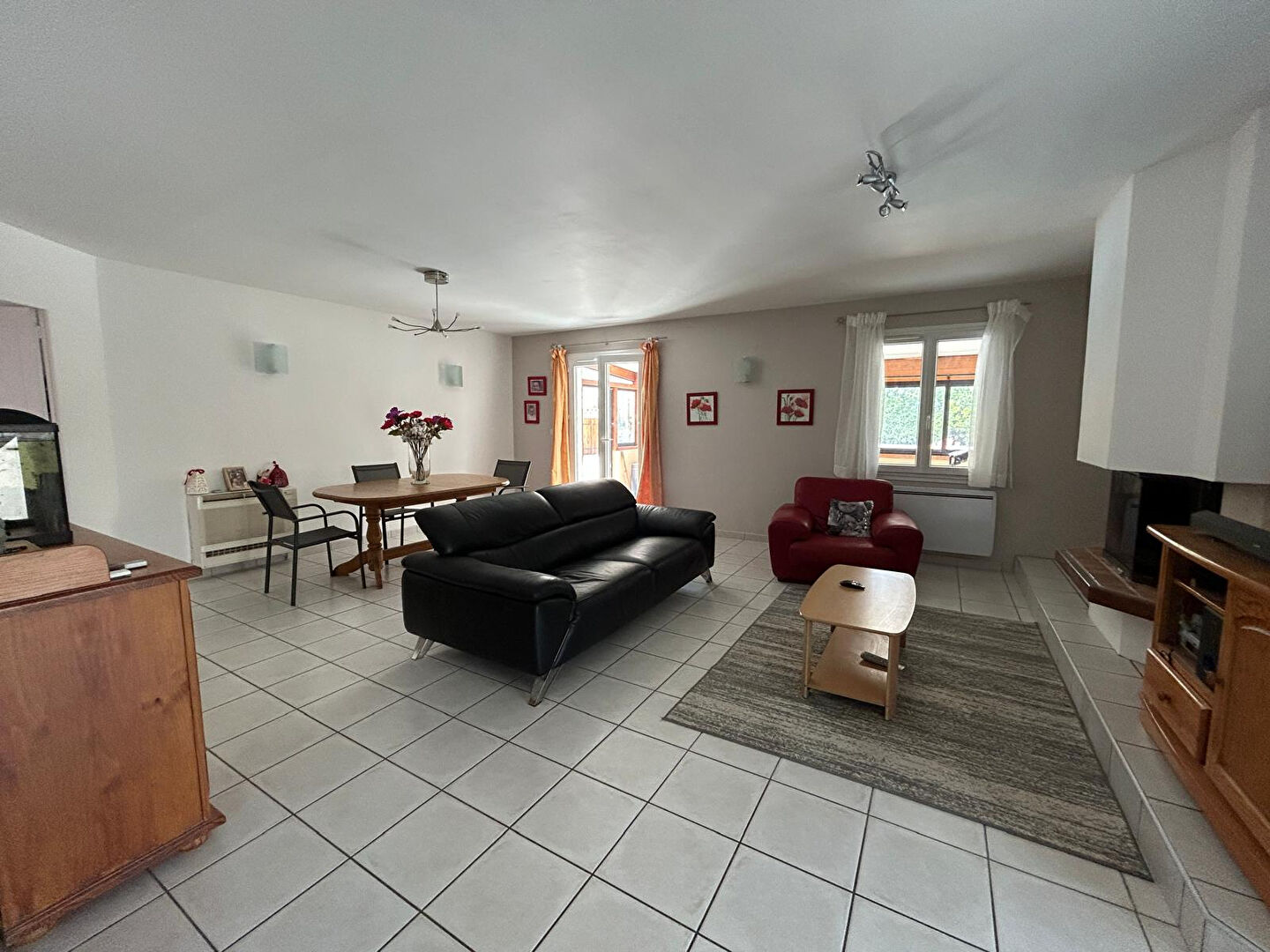 Photo ROCBARON : Maison 6 pièces120 m² + garage et piscine sur 1200m² de terrain image 5/6