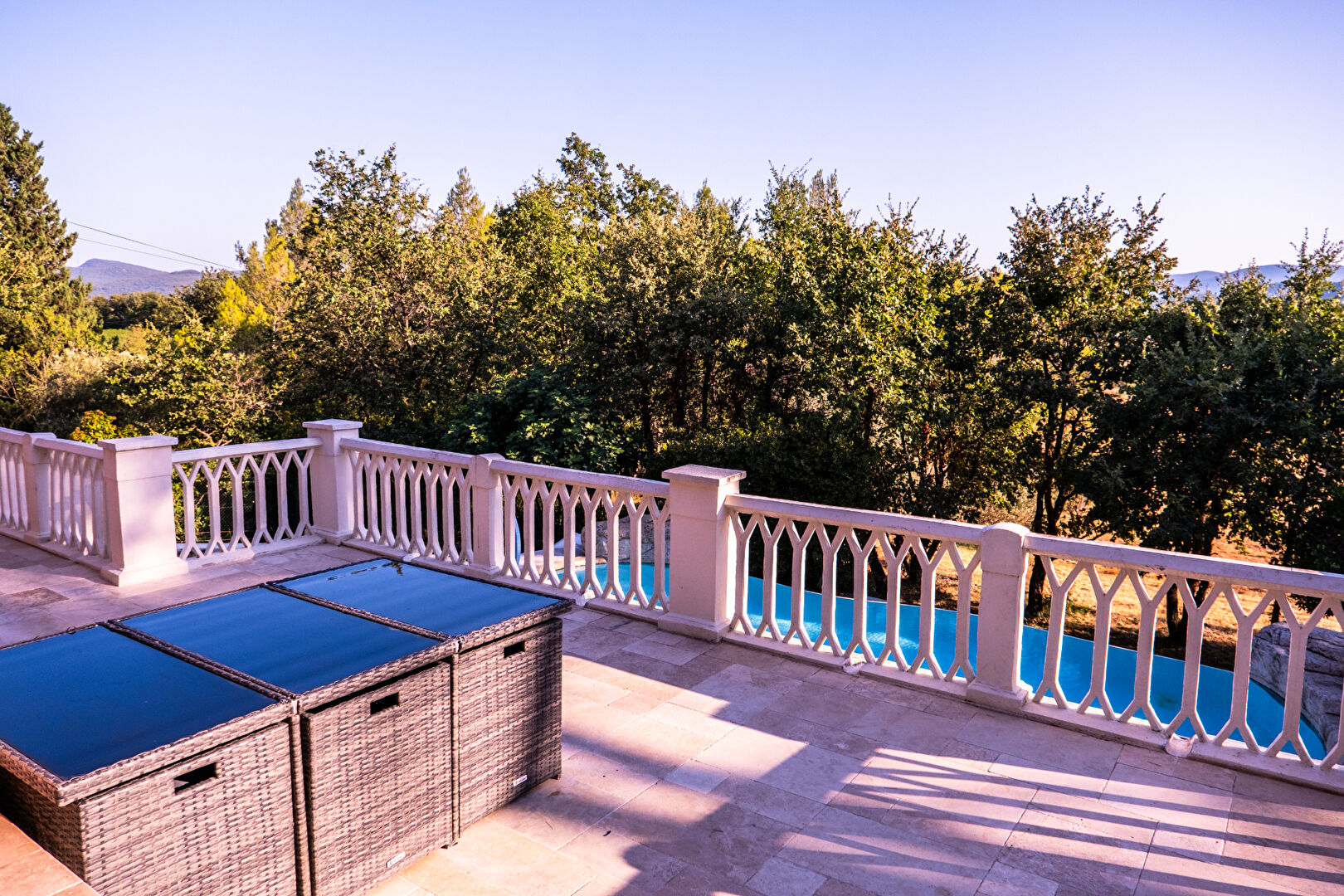 Photo VILLA LA ROQUEBRUSSANNE  6 pièces  165 m²  CADRE NATUREL SANS VIS À VIS - Possibilité de mettre des Chevaux image 5/6