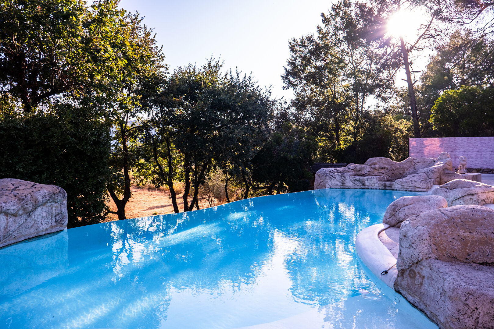 Photo VILLA LA ROQUEBRUSSANNE  6 pièces  165 m²  CADRE NATUREL SANS VIS À VIS - Possibilité de mettre des Chevaux image 6/6