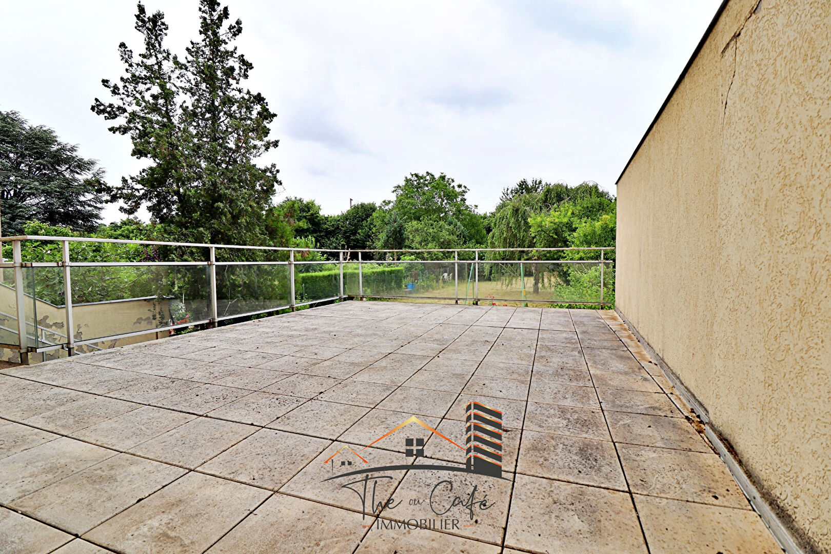 Photo MOULINS LES METZ : SUPERBE F3 ENTIEREMENT RENOVE AVEC VASTE TERRASSE image 4/6