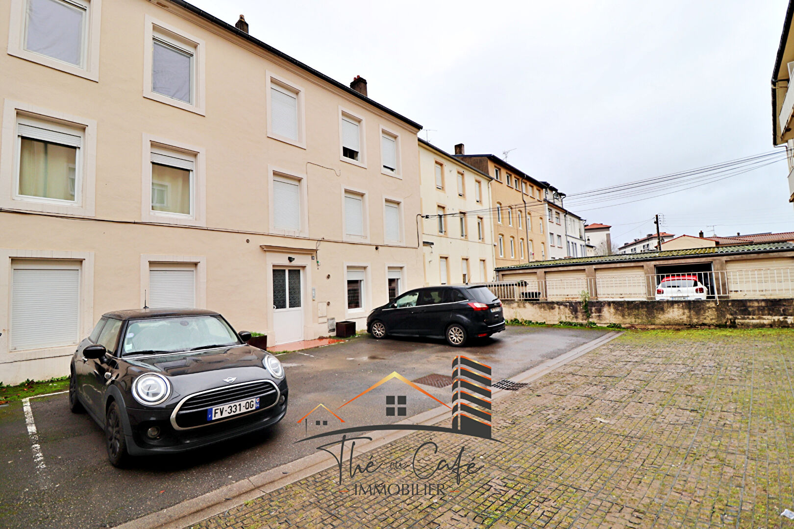 Plateaux en comble à aménager de 195m2 au sol soit 130m2