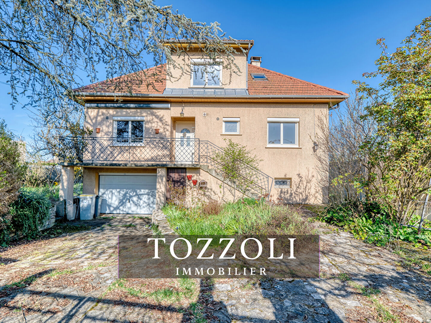 Photo Maison La Verpilliere 8 pièce(s) 170.65 m2 + 98m² de sous-sol image 1/6