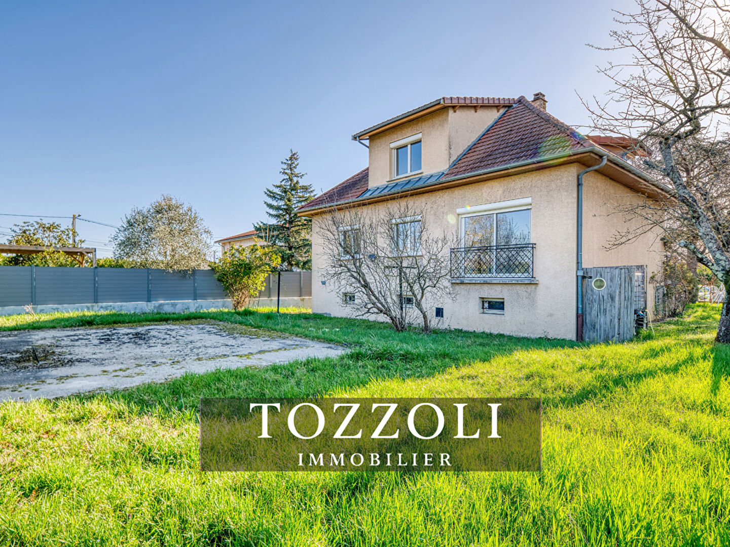 Photo Maison La Verpilliere 8 pièce(s) 170.65 m2 + 98m² de sous-sol image 2/6