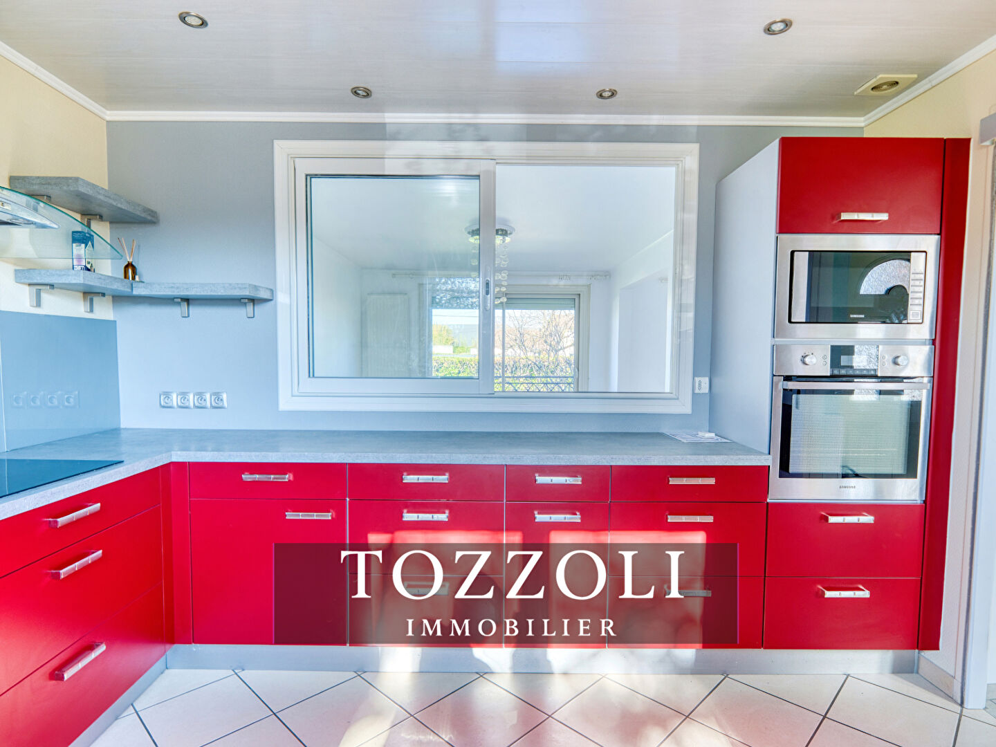 Photo Maison La Verpilliere 8 pièce(s) 170.65 m2 + 98m² de sous-sol image 3/6