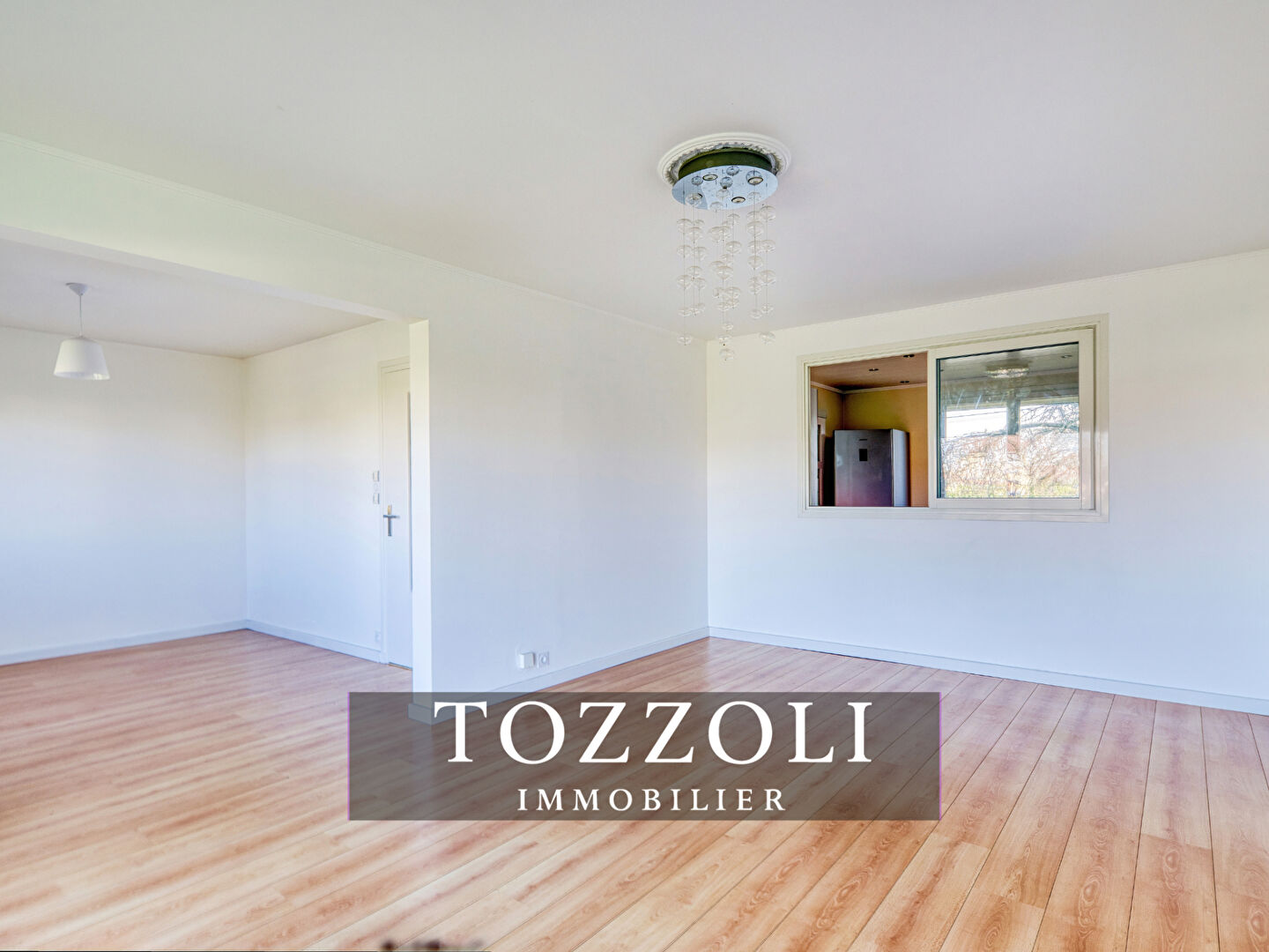 Photo Maison La Verpilliere 8 pièce(s) 170.65 m2 + 98m² de sous-sol image 5/6