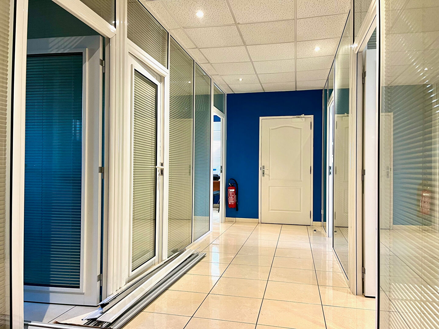 Photo locaux commerciaux  d'environ 200 m² image 3/3