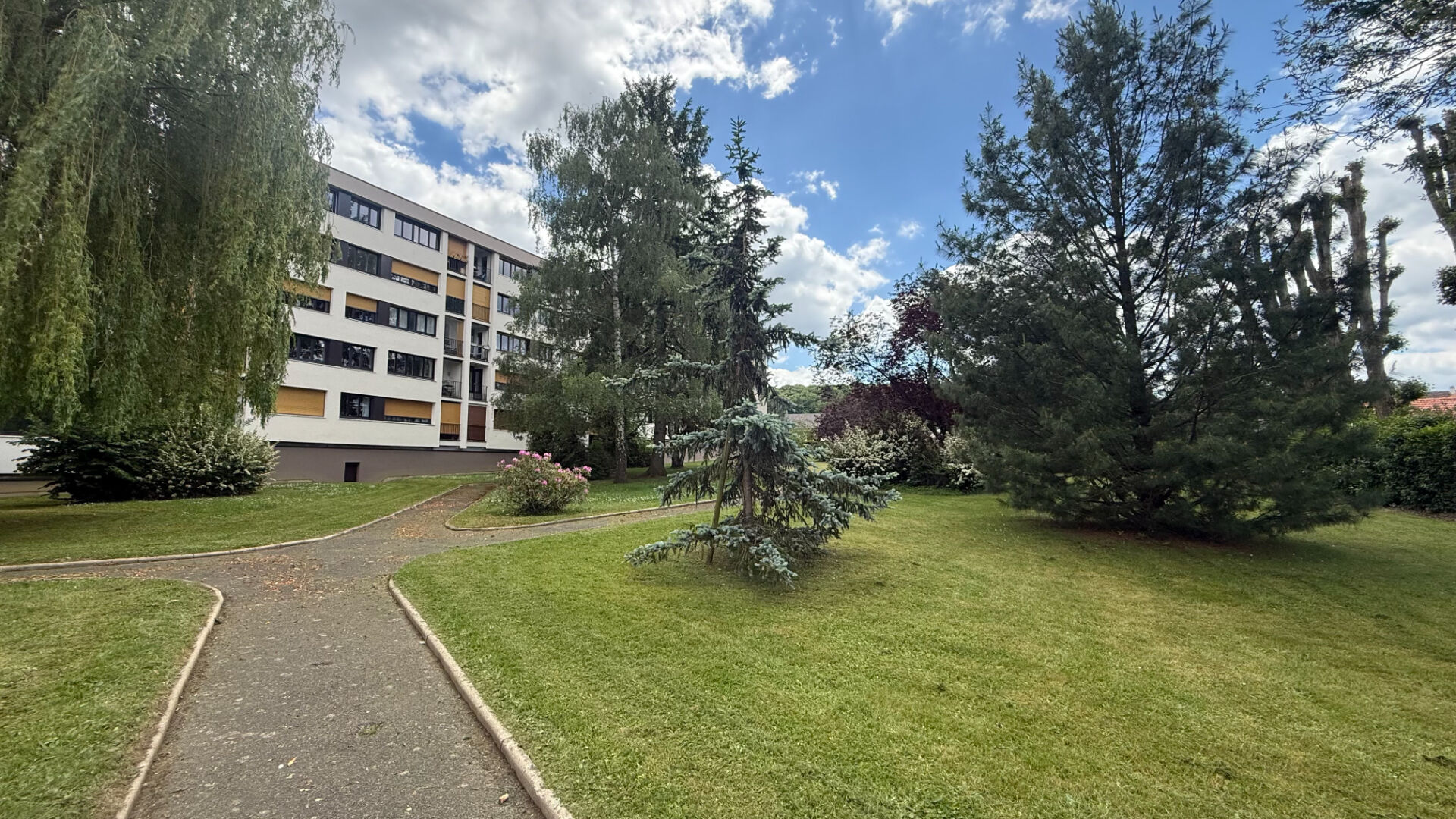 Agence immobilière de VAL DE GALLY IMMOBILIER Fontenay le fleury - VAL DE GALLY IMMOBILIER
