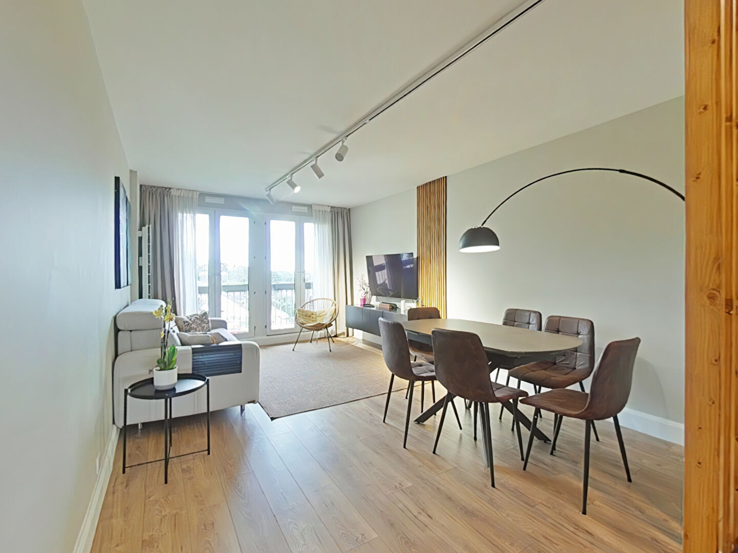 Agence immobilière de VAL DE GALLY IMMOBILIER Fontenay le fleury - VAL DE GALLY IMMOBILIER