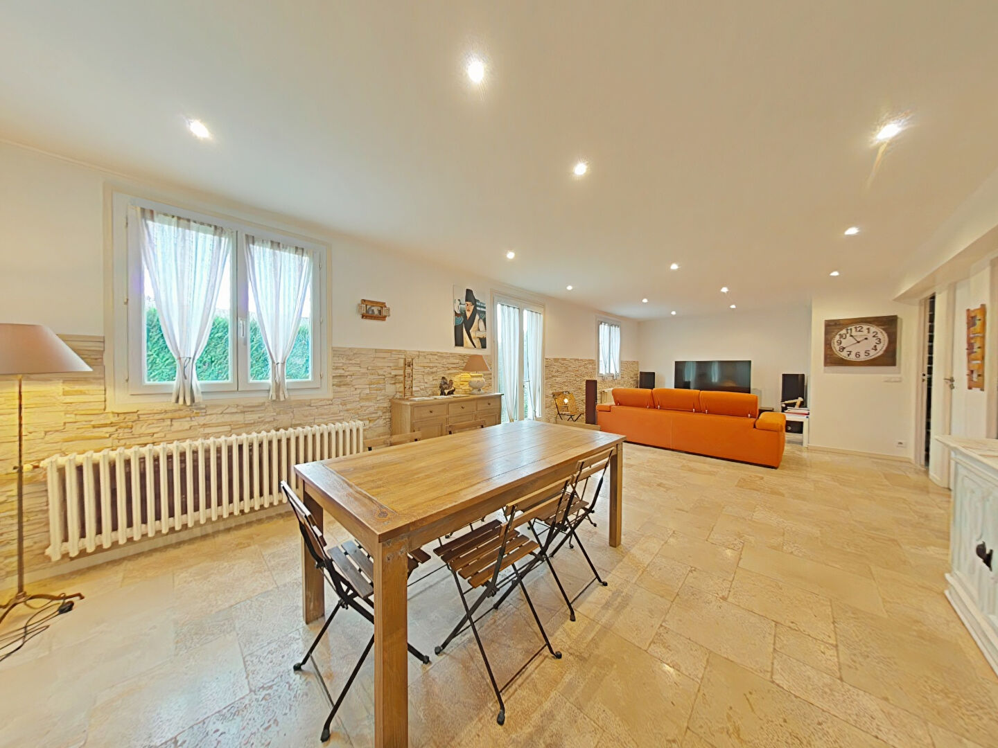 Agence immobilière de VAL DE GALLY IMMOBILIER Fontenay le fleury - VAL DE GALLY IMMOBILIER