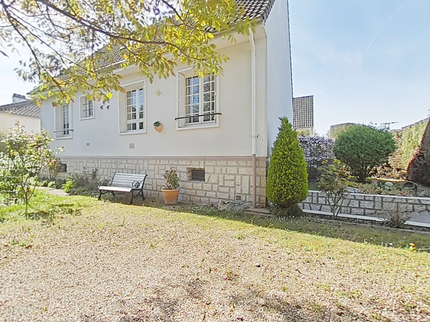 Agence immobilière de VAL DE GALLY IMMOBILIER Fontenay le fleury - VAL DE GALLY IMMOBILIER