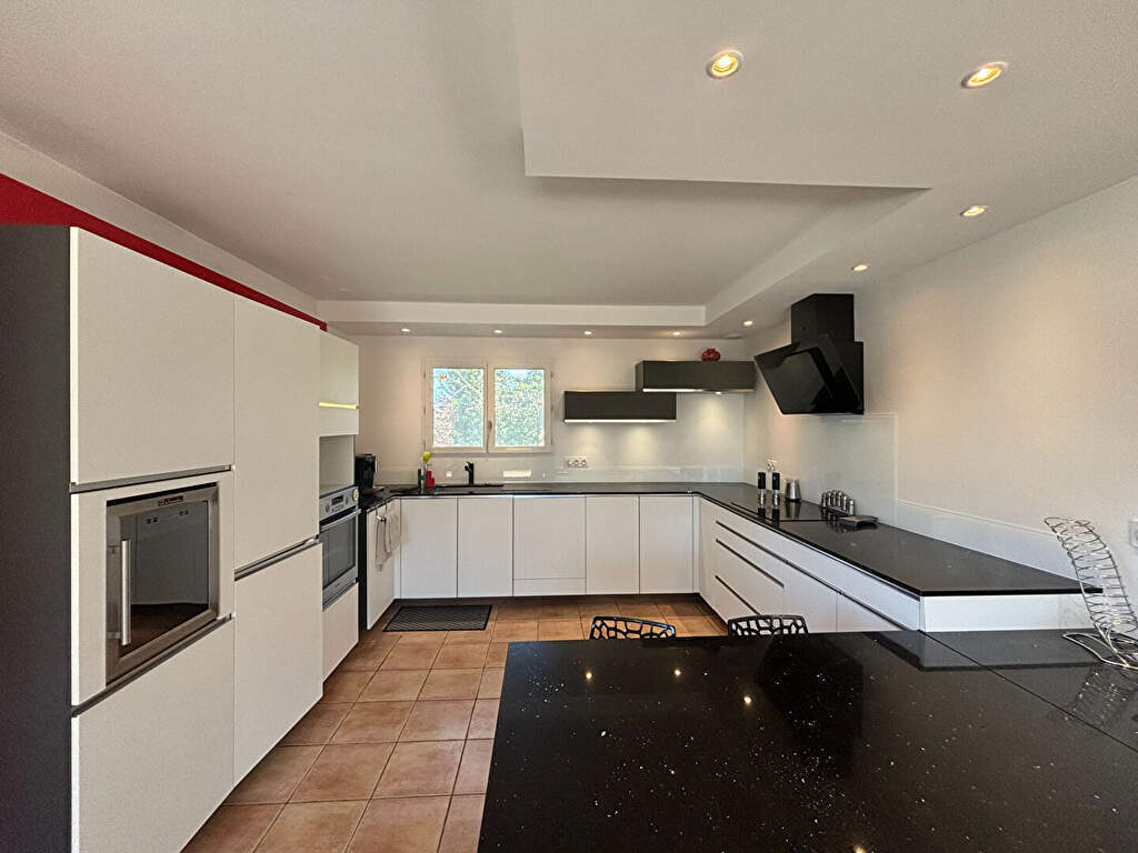 Agence immobilière de VALLAT IMMOBILIER ELEGANCE - VALLAT IMMOBILIER AIX LES BAINS
