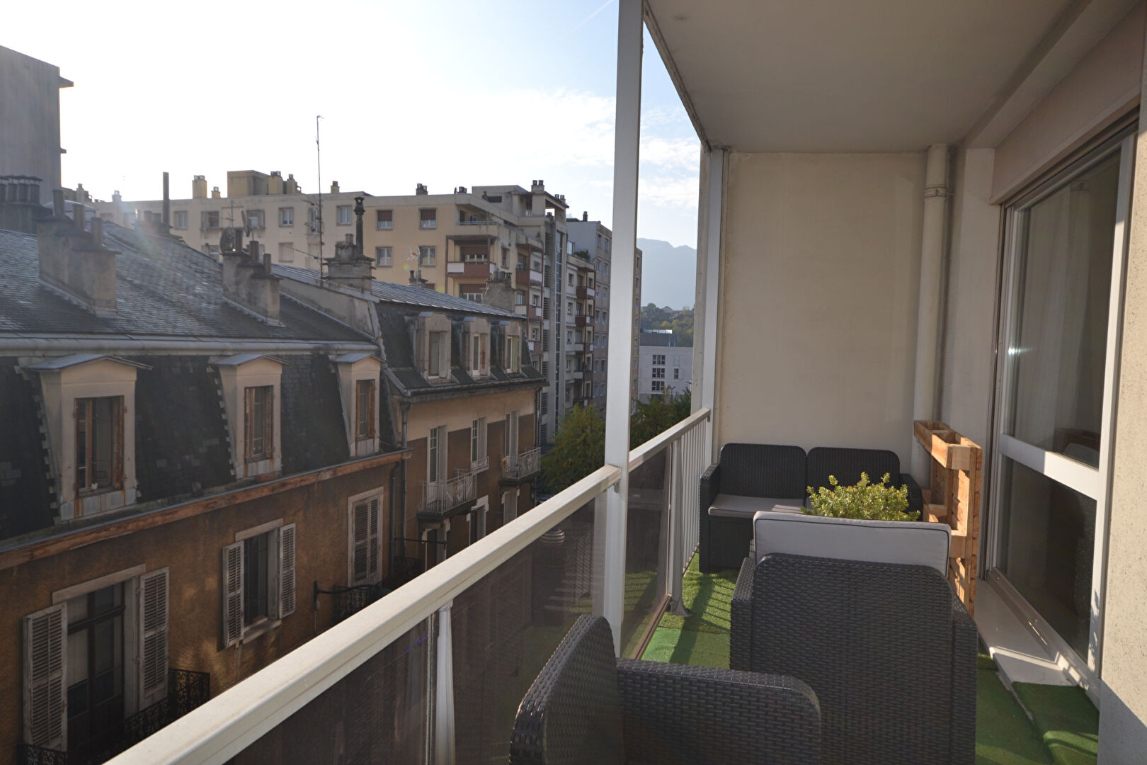 Photo Appartement 3 pièces, traversant avec balcon plein Sud au coeur d'Aix image 2/6