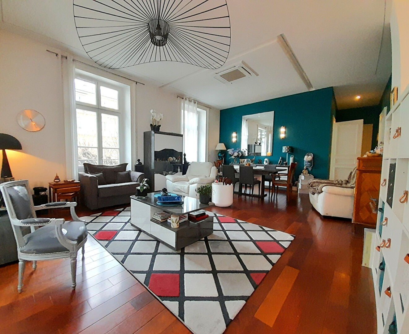 Agence immobilière de VALLAT IMMOBILIER ELEGANCE - VALLAT IMMOBILIER AIX LES BAINS