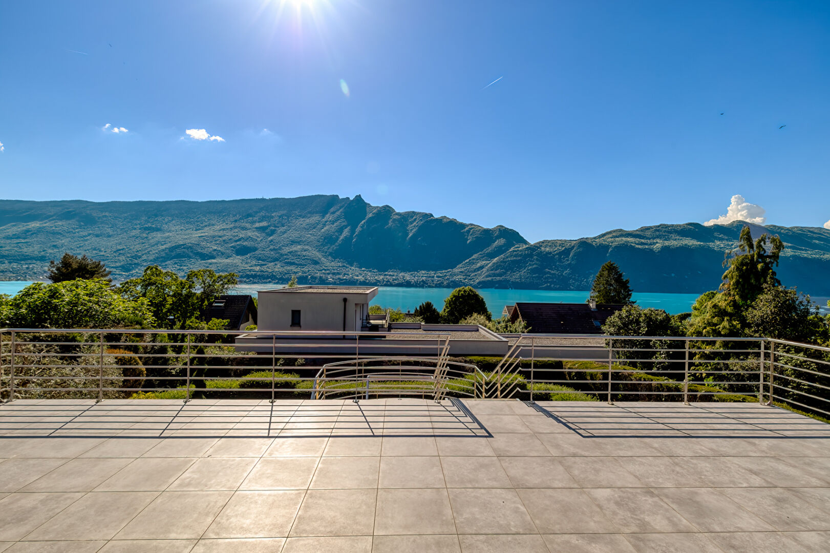 Photo Maison T7 avec vue lac et piscine sur TRESSERVE image 3/6
