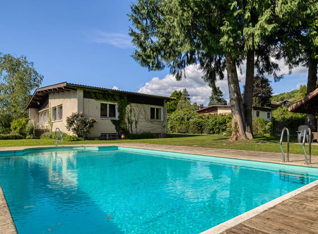 Propriété rare à Annecy-le-Vieux, piscine, jardin, vue