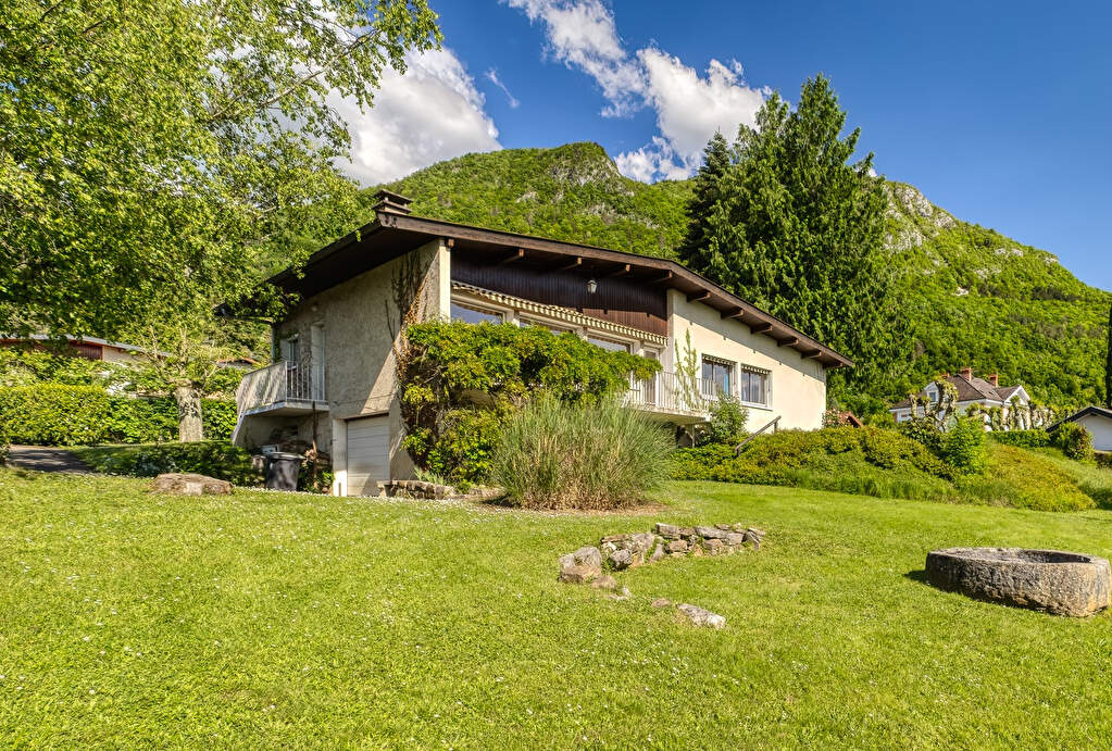 Photo Propriété rare à Annecy-le-Vieux, piscine, jardin, vue image 2/6